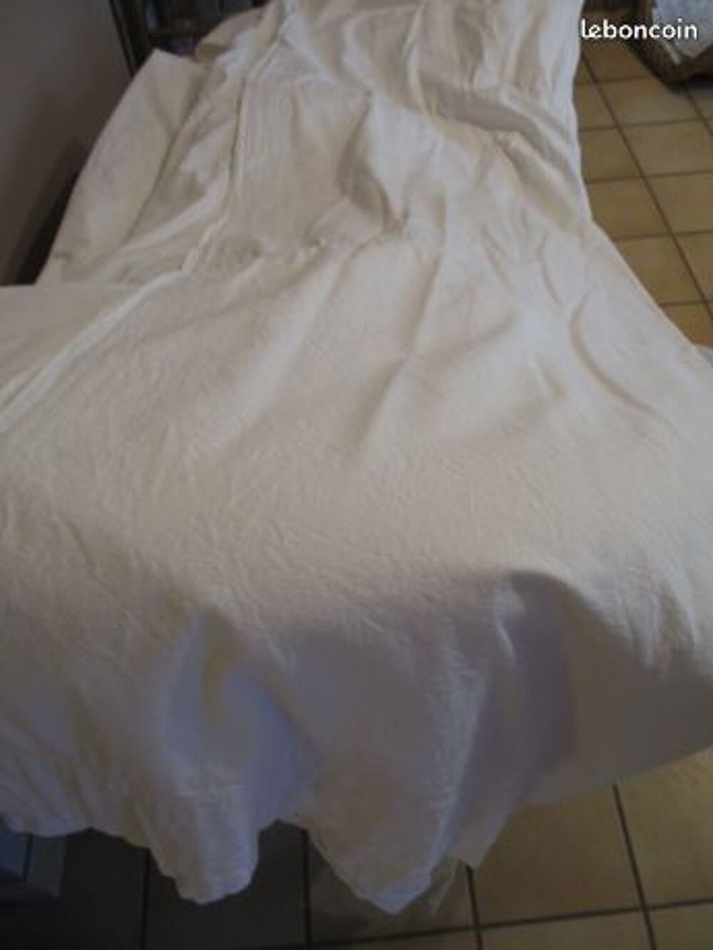 Un drap plat uni blanc coton avec bourdon 2 m 60 x 2 m 20 Décoration