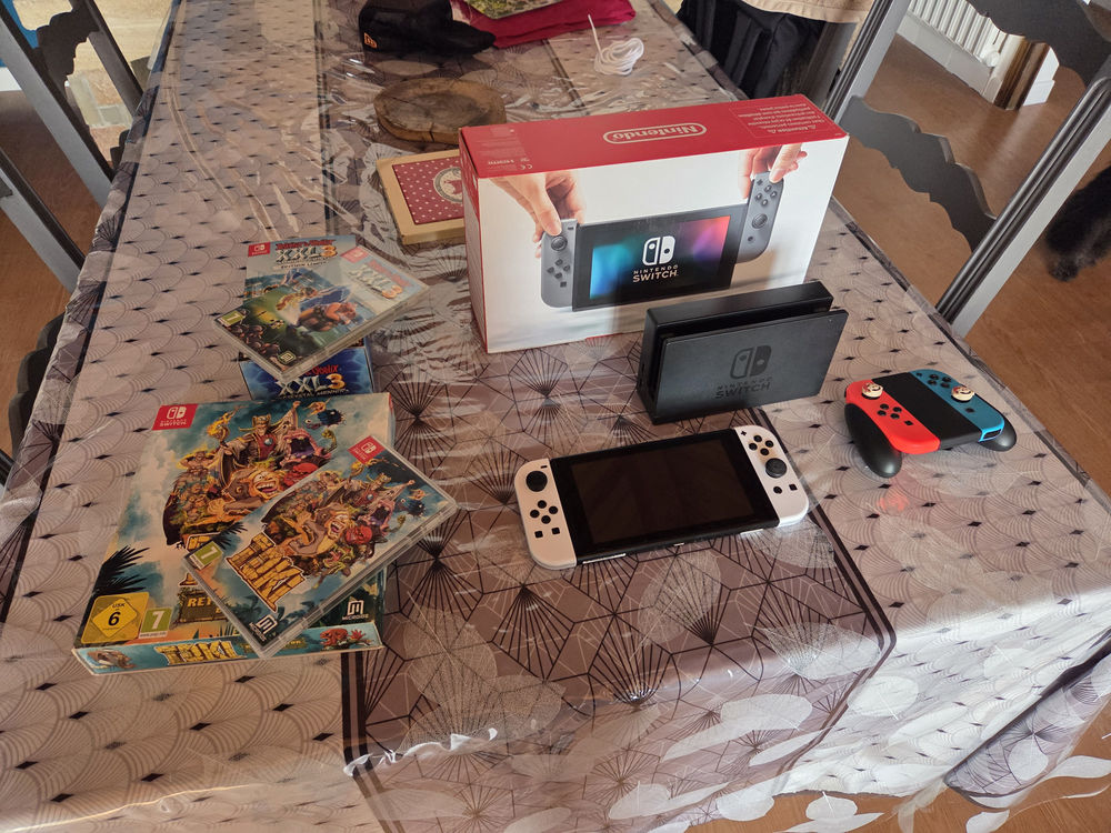 Switch Consoles et jeux vidéos