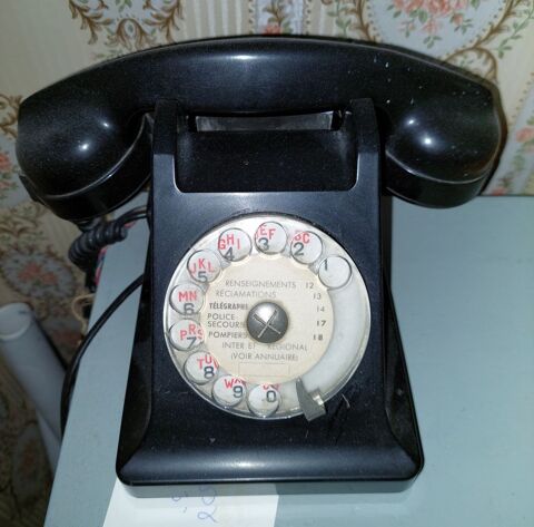 Tlphone ancien en baklite  50 Chteauroux (36)
