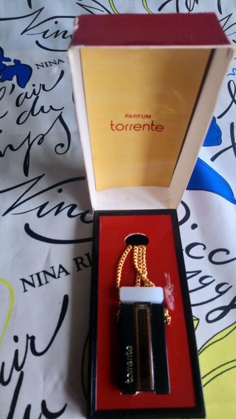 MINIATURE DE PARFUM 12 Trouy (18)