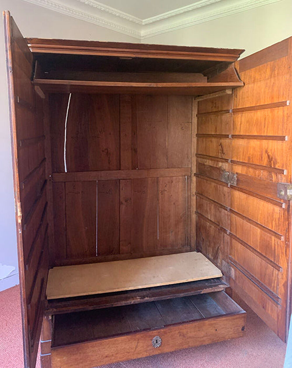 Armoire ancienne en bois massif ? Style Louis-Philippe Meubles