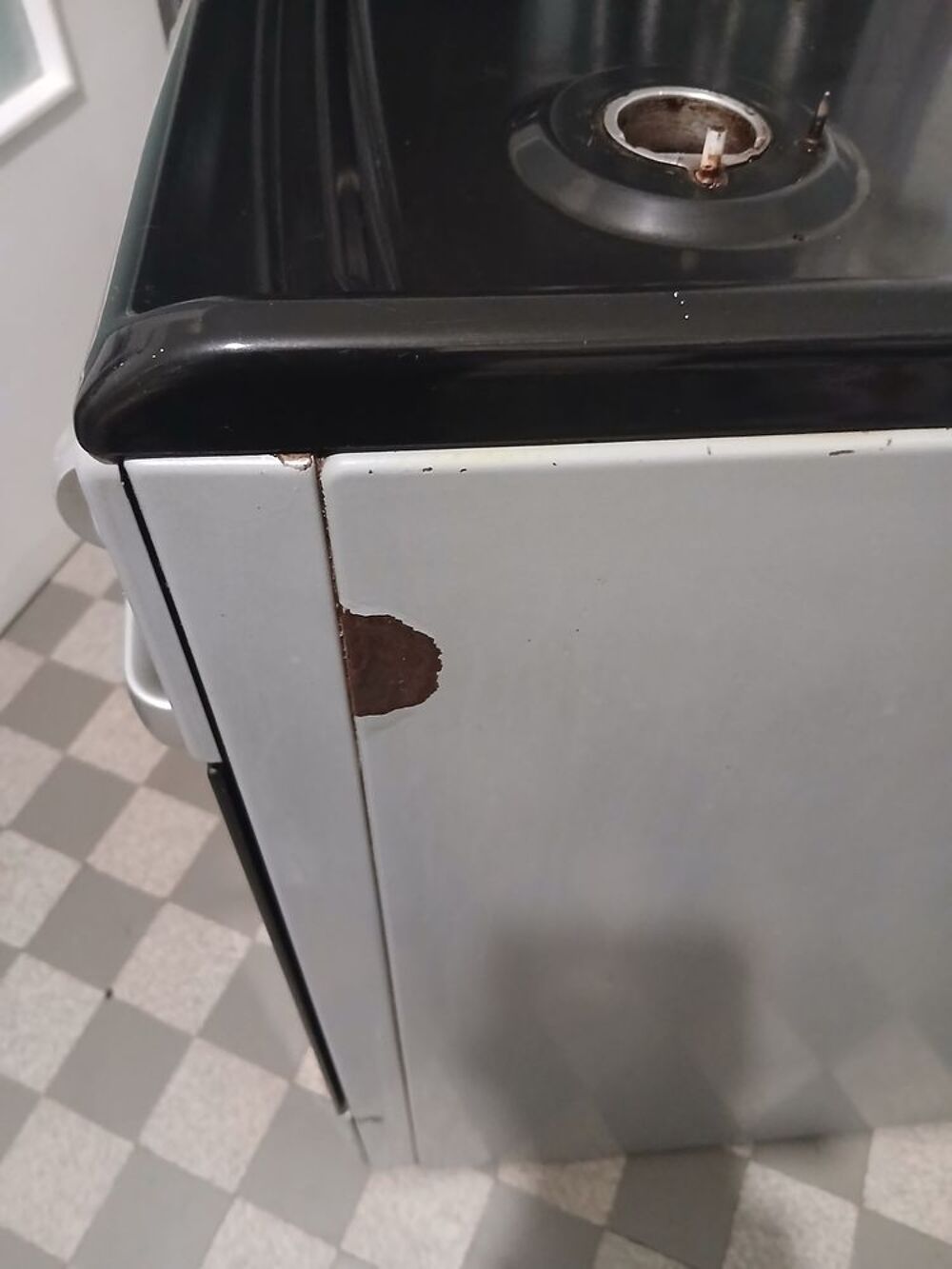 Cuisini&egrave;re Faure br&ucirc;leurs et four gaz de ville Electroménager