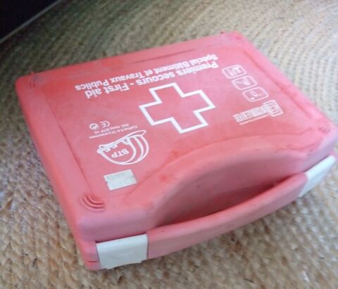 boite premiers secours vide 5 Beauchamp (95)