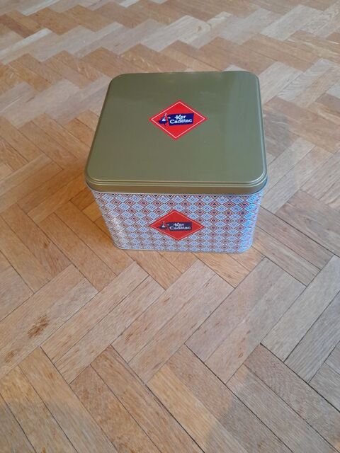 Jolie boite fer 5 Tours (37)