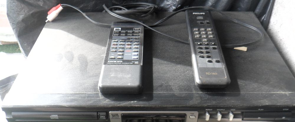 Ampli ONKYO, lecteur Philips, Enceintes JM Lab Audio et hifi
