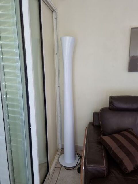 LAMPE DESIGN LAQUE BLANC 199 Baie-Mahault (97)