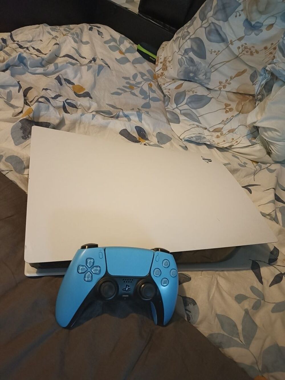 Ps5 digital avec manette ps5 bleu Consoles et jeux vidéos