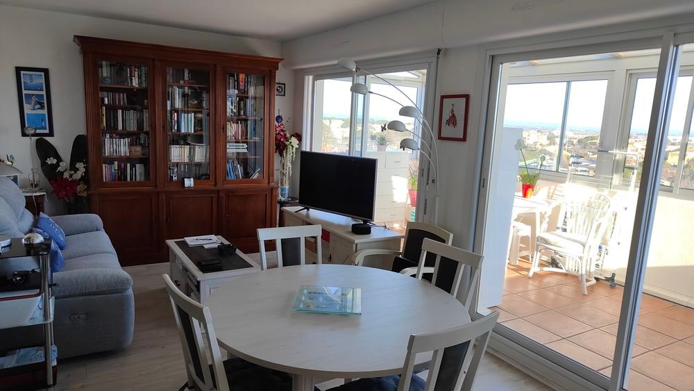 Vente Appartement LE CAP D'AGDE:, secteur Plage du môle, Vue dégagée + mer, résidence sécurisée ravalée en 2023, appartement 3 pièces / dernier étage avec ascenseur + combles. Le cap d agde