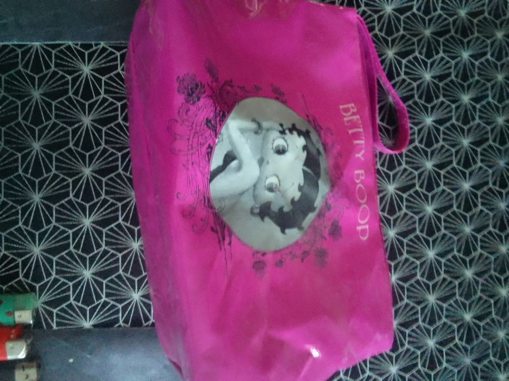 briquet beetty boop et pochette 