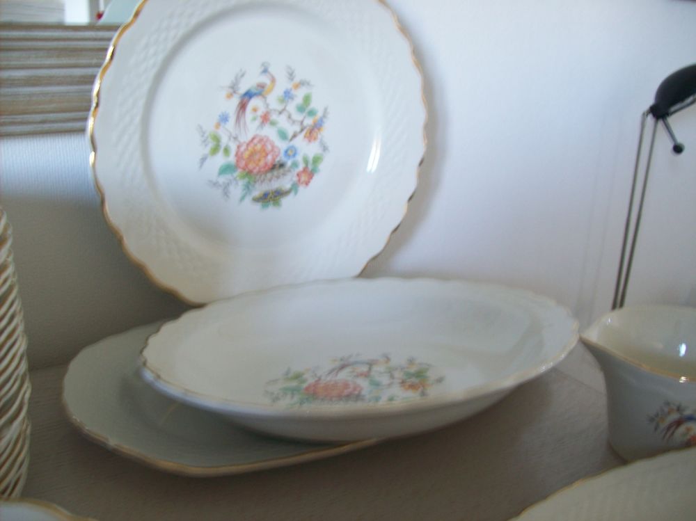 service de table des annees 1968
tres joli decor Cuisine