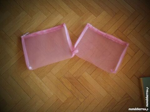 Lot de 2 pochettes roses (39) 2 Tours (37)