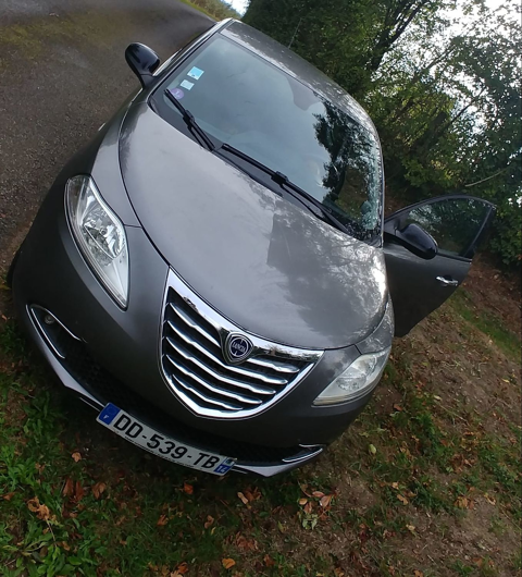 Lancia ypsilon 0.9 TwinAir 85 ch Stop&Start Black &