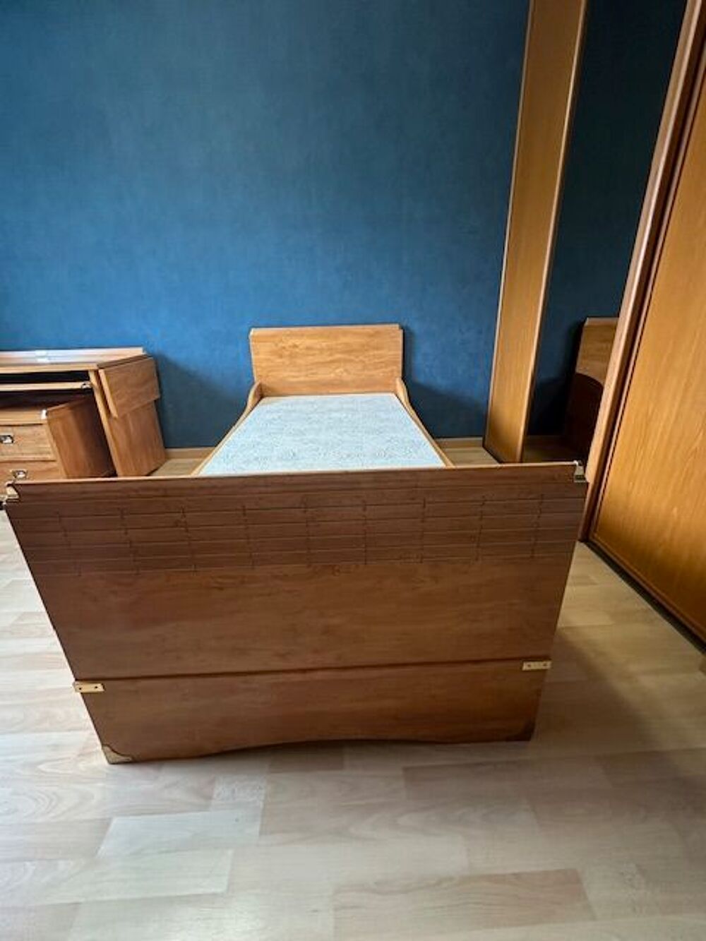 Chambre compl&egrave;te : lit, chevet, bureau, biblioth&egrave;que Gautier Meubles