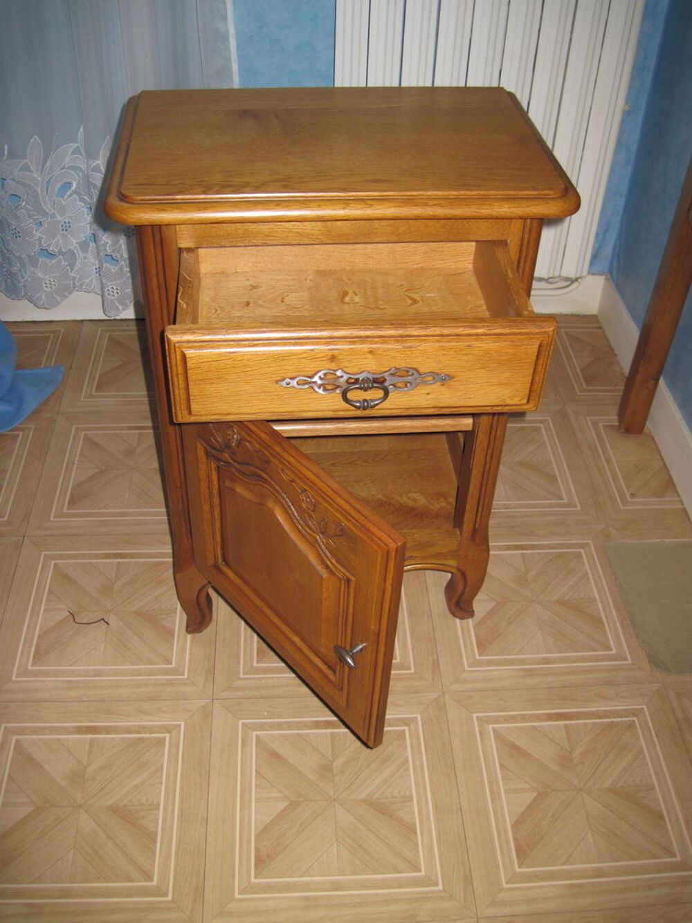 deux tables de chevet Meubles