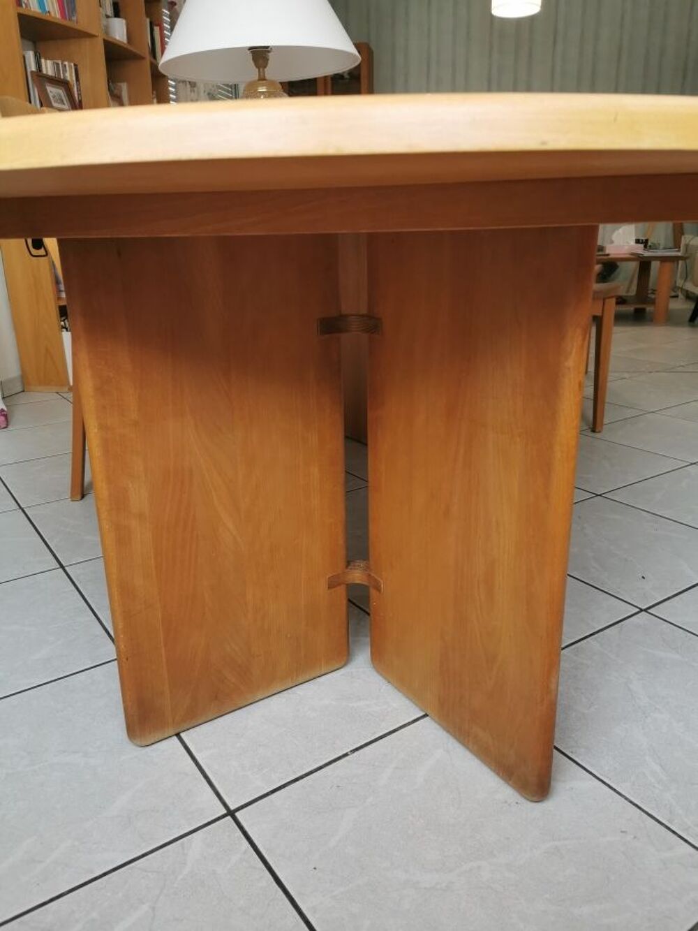 TABLE RONDE et rallonges en H&ecirc;tre Meubles