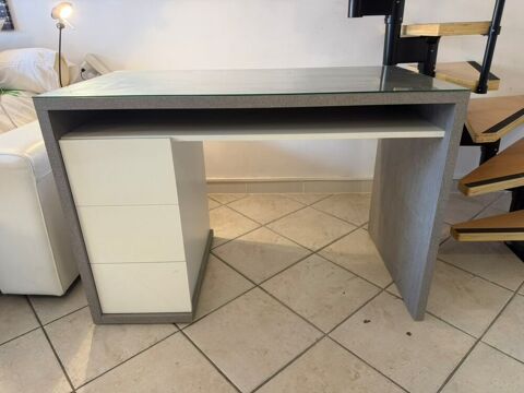 Bureau gris et blanc trois tiroirs verre protection securit La Colle-sur-Loup (06)