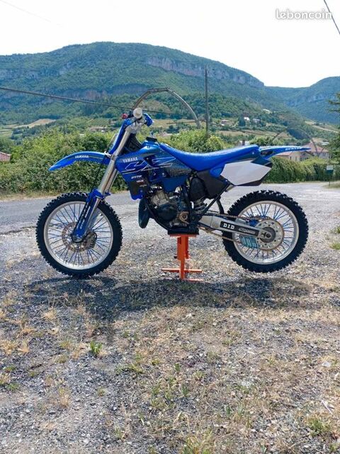 Moto YAMAHA 2003 occasion Millau 12100