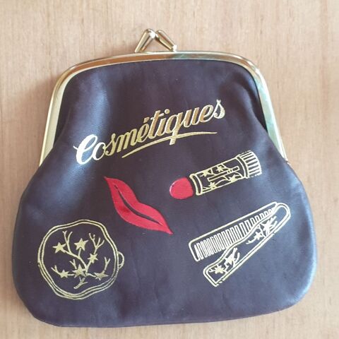 Pochette / porte-monnaie marron   Cosm�tiques   � fermoir 16 Antony (92)