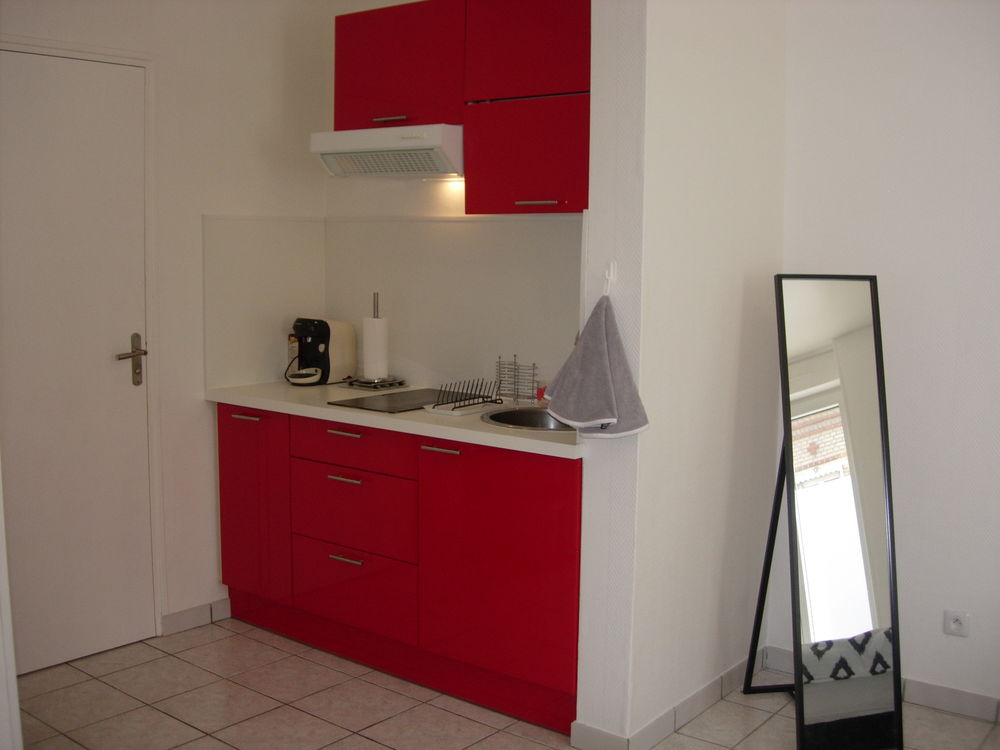 Location Appartement STUDIO 24 m2 prox. IUT, UFR Sciences exactes et naturelles.. Reims