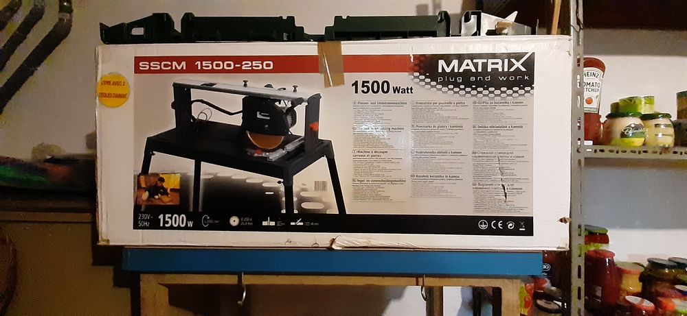 Machine &agrave; d&eacute;couper carreaux et pierres sur table Bricolage
