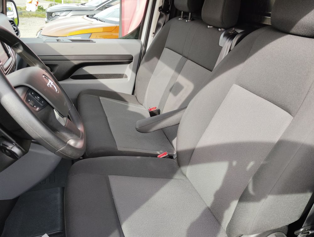 Vivaro VIVARO FGN TAILLE M BLUEHDI 120 S&S BVM6 PACK BUSINESS 2022 occasion 59820 Gravelines