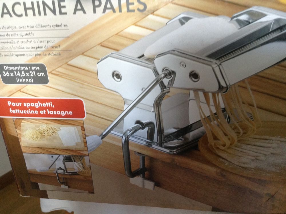 machine &agrave; p&acirc;tes en inox Electroménager