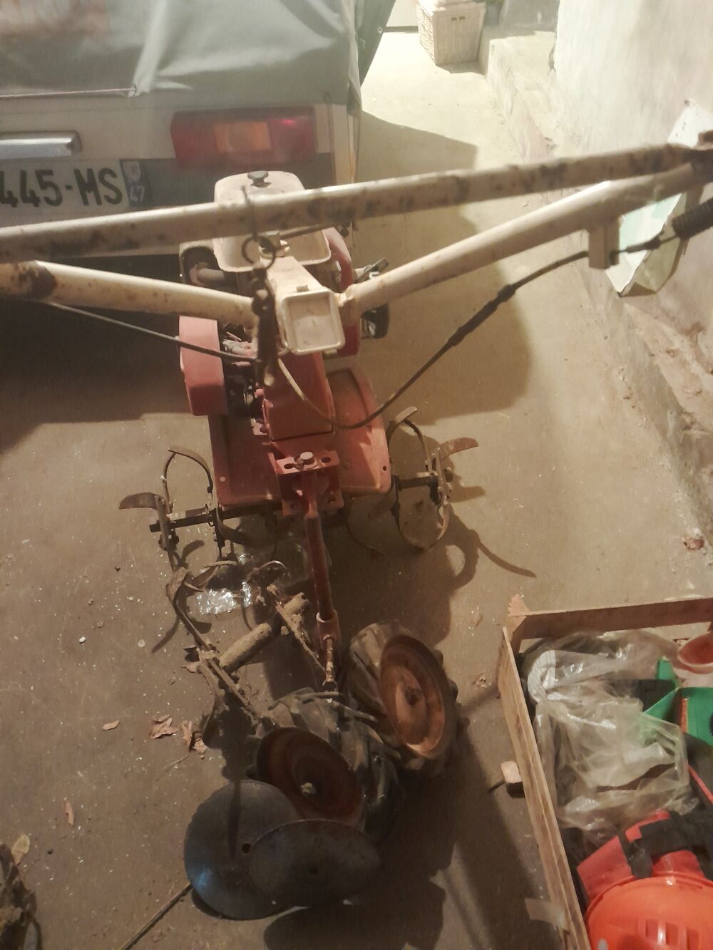 Av 2motobinruses350e +1petite bon &eacute;tat urg Jardin