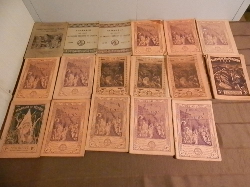 lot de vieux magazines PELERINS et vieilles revues Livres et BD
