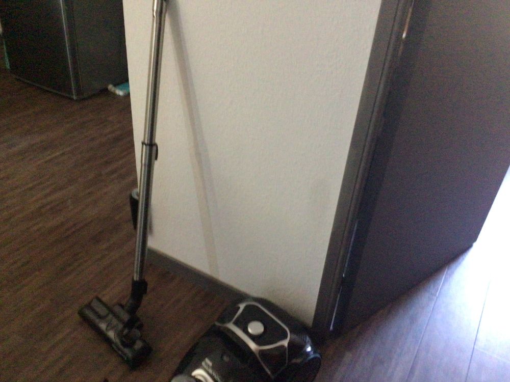 aspirateur presque neuf Electroménager
