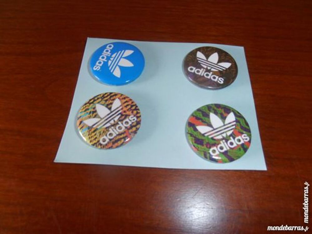 Broches Adidas (28b) Bijoux et montres