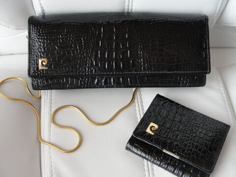 sac crocro vintage PIERRE CARDIN  + porte monnaie assorti 
190 Six-Fours-les-Plages (83)