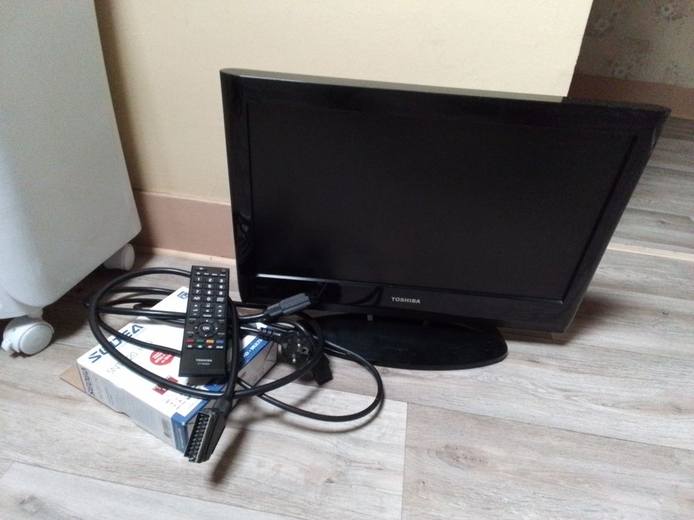 Tv &eacute;cran plat. Toshiba. De 50 cm. Photos/Video/TV