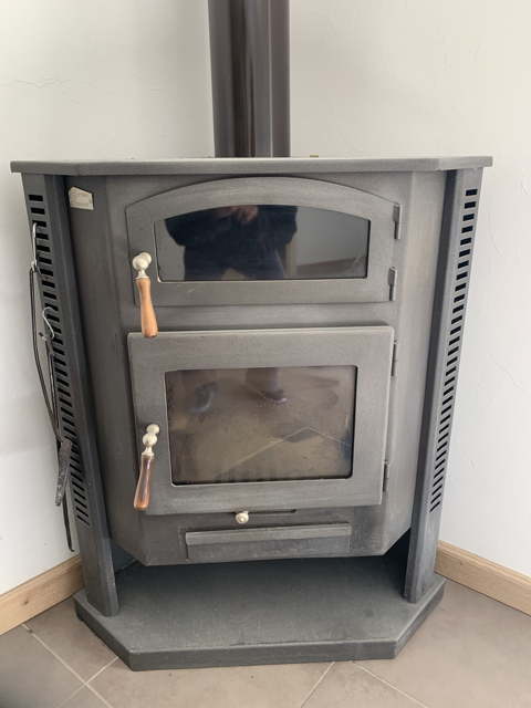 Po�le � bois d'angle avec four - Fajardo Estufas + Conduit 550 Gatti�res (06)