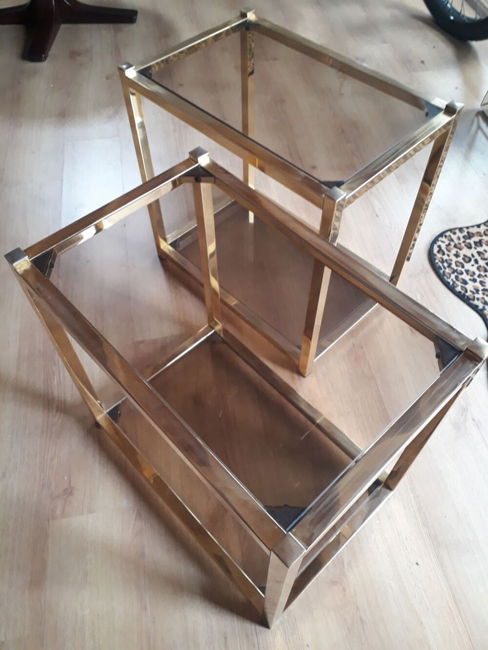 table verre fume et or, bout canape 70s Meubles