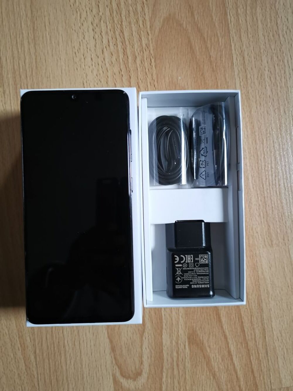 T&eacute;l&eacute;phone portable Samsung Galaxy A41 noir prismatique, 64GB Téléphones et tablettes