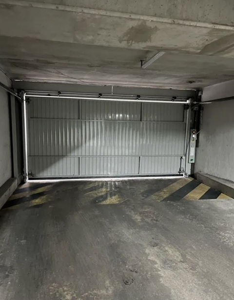  Parking / Garage  louer 9 m