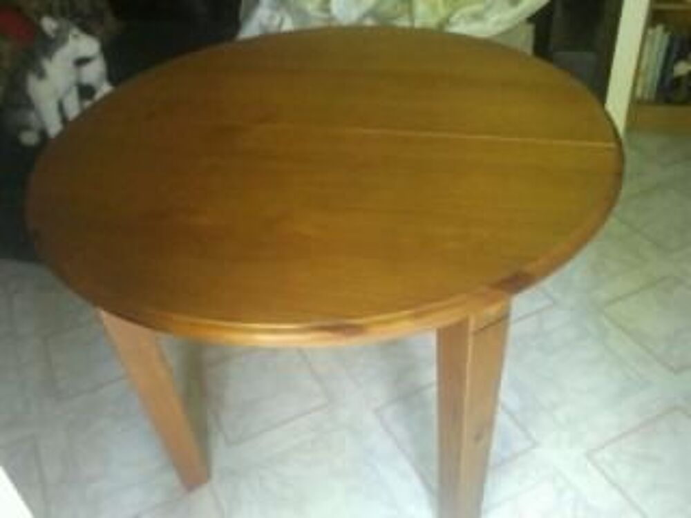 Vend table en pin massif Meubles