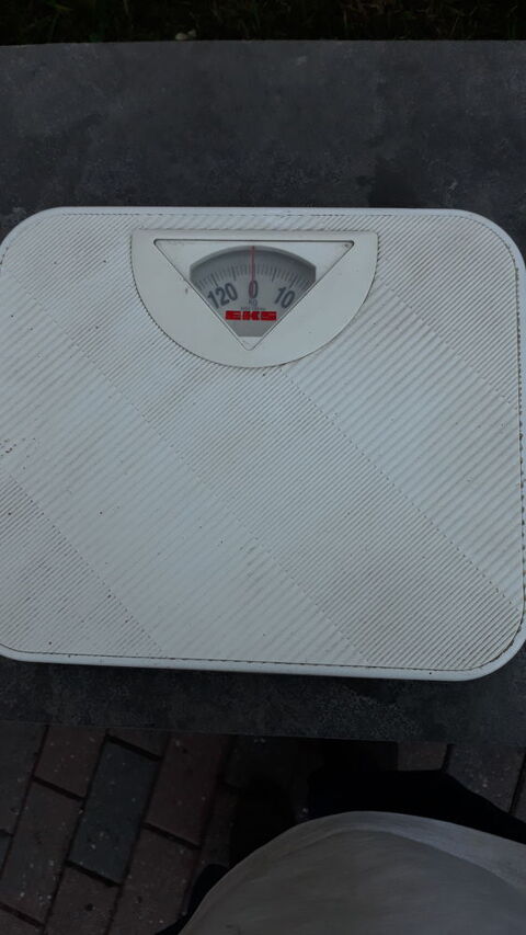 P�se personne 5 Montm�dy (55)