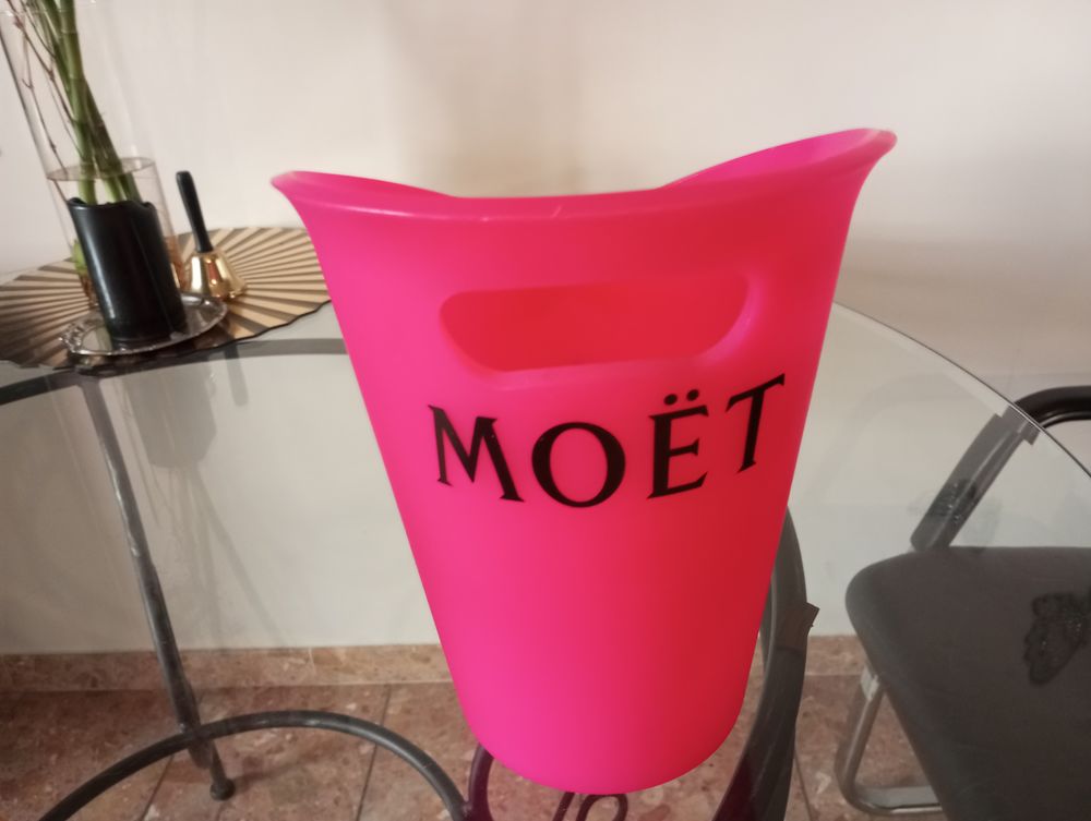 Sceau &agrave; champagne Moet et Chandon Cuisine