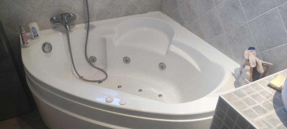 Baignoire d angle baln&eacute;o Meubles