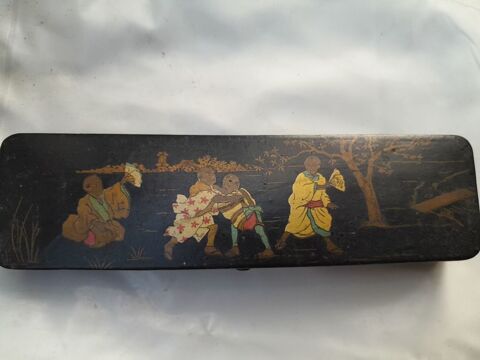 2 plumier en bois laqu avec dessins asiatiques 15 Hyres (83)