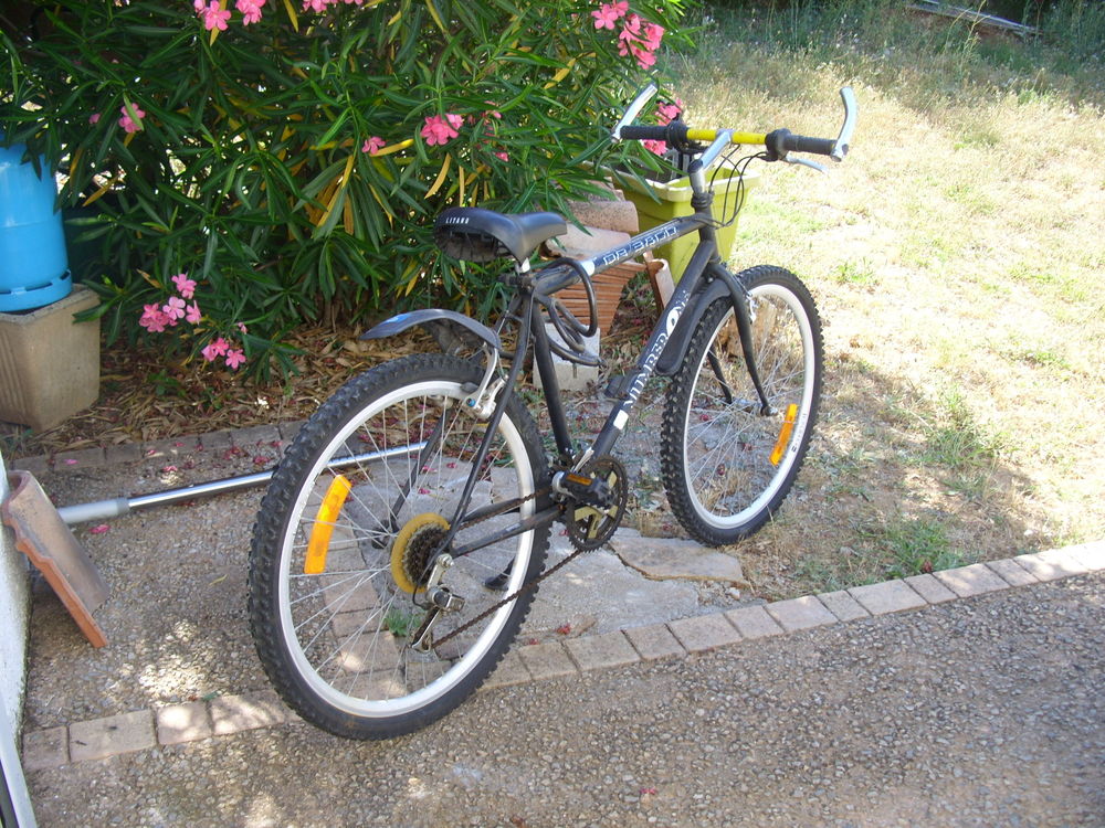 velo type hollandais et/ouVTT Vélos