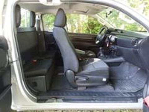 Hilux HILUX X-TRA CAB 4WD 2.4L 150 D-4D LECAP 2022 occasion 38080 Saint-Marcel-Bel-Accueil