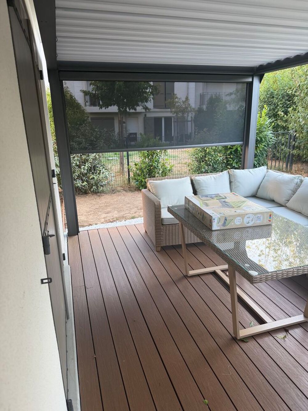 Pergola bioclimatique motoris&eacute;e GREEN OUTSIDE M&eacute;n&eacute;a 18,45 m&sup2; Jardin