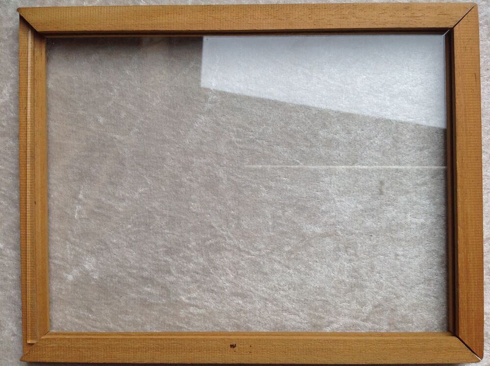 ENCADREMENT BOIS GRAV&Eacute; SOUS-VERRE Envoi Possible
Décoration