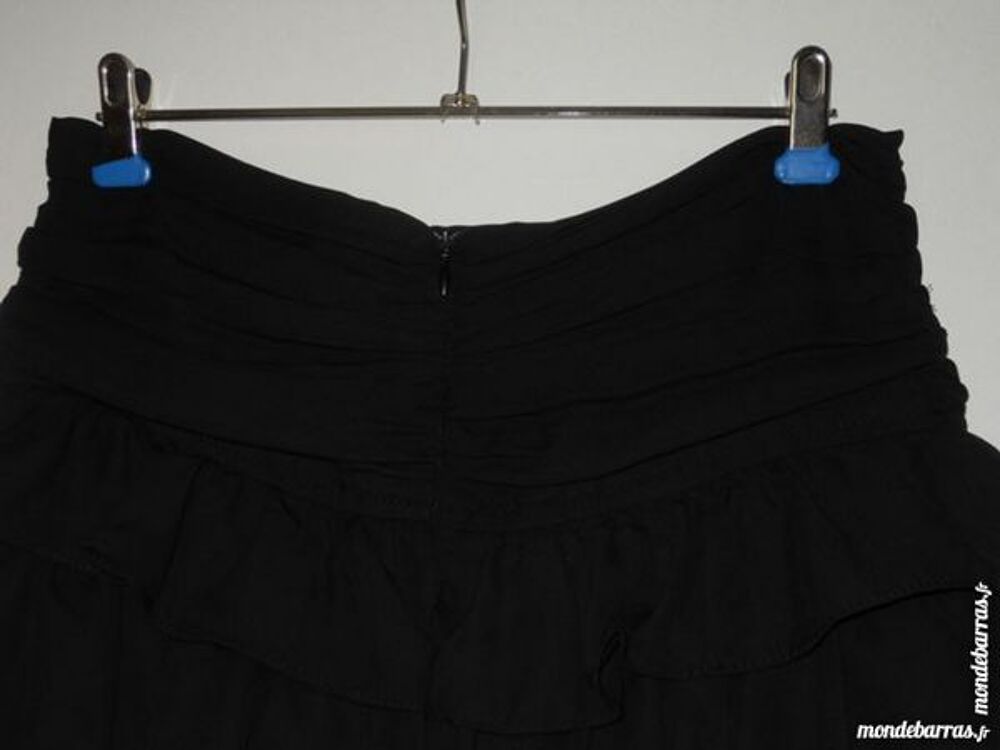 Jupe &agrave; volants noire taille 34/36 neuve Vêtements