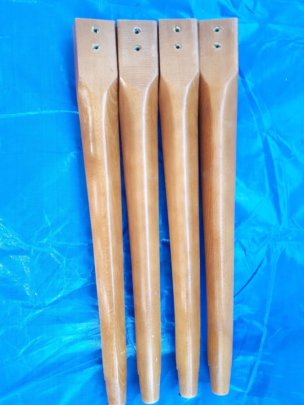 4 Pieds de table en h&ecirc;tre massif et sculpt&eacute;s Meubles
