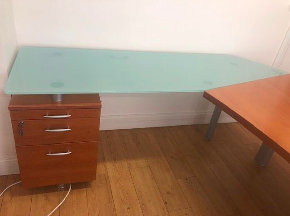 magnifique bureau en excellent &eacute;tat Meubles