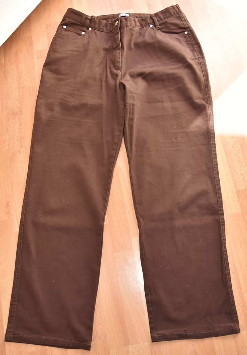 NEUF. Pantalon Droit marron. 44. Bleu bonheur.NEUF. Vtements