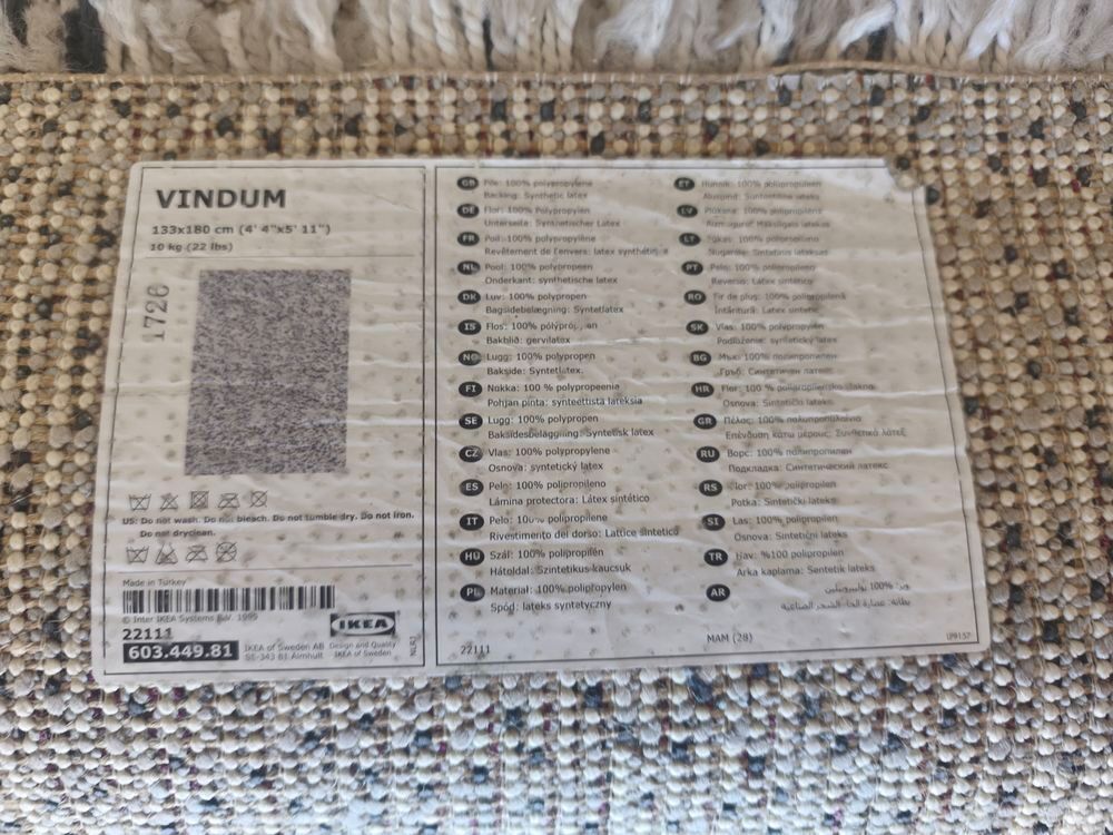 Tapis Ikea mod&egrave;le Vindum blanc et noir
Décoration